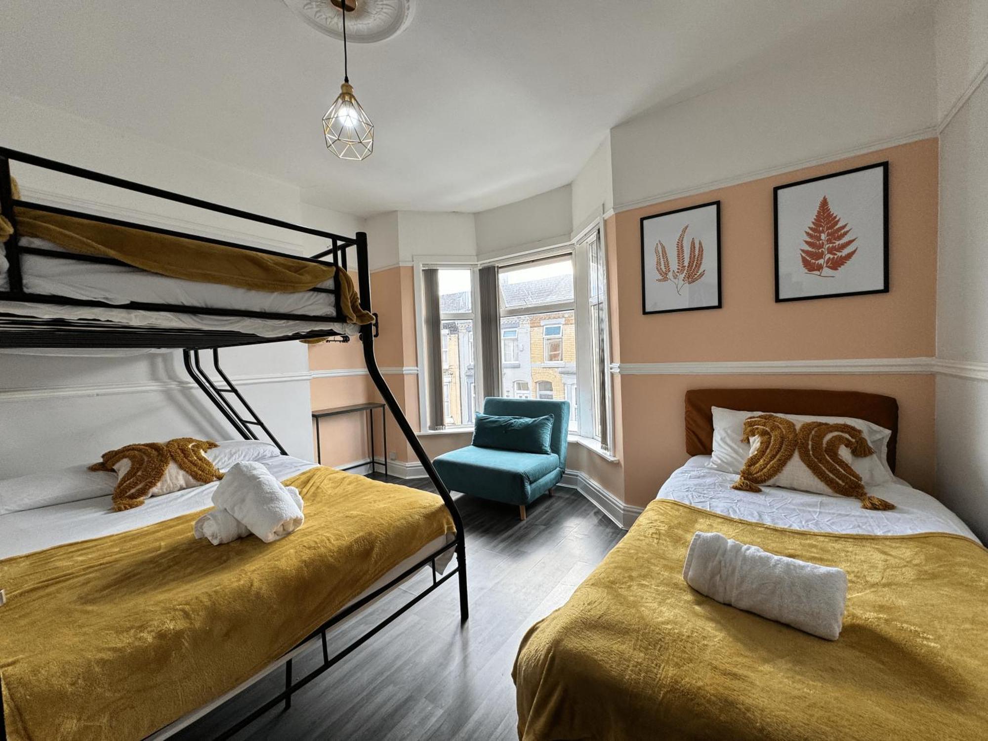 4 Bedroom Anfield House, 7 Beds, Free Parking, Garden - 5 Mins To Lfc, 15 Mins To Centre * Liverpool
